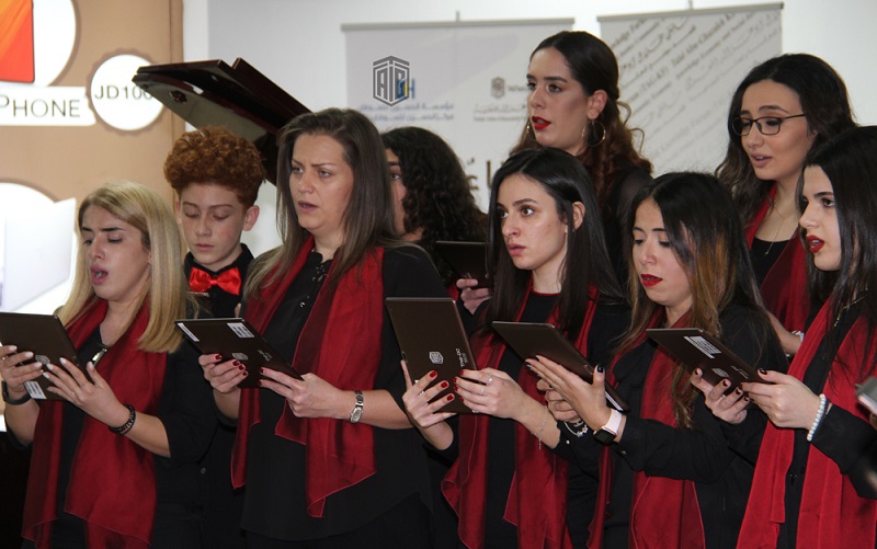 أبوغزاله المعرفي والمركز الكاثوليكي ينظمان حفل لنفرح بالميلاد بمناسبة الأعياد