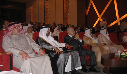 سعادة الدكتور طلال أبوغزاله في المنتدى الدولي لتراخيص براءات الإختراع ونقل التكنولوجيا- الشارقة 28 تشرين الثاني 2011.
