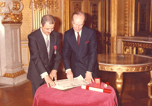 Abu-Ghazaleh receives certificate
