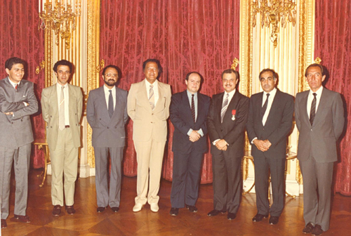 Commemorative photo of dignitaries 