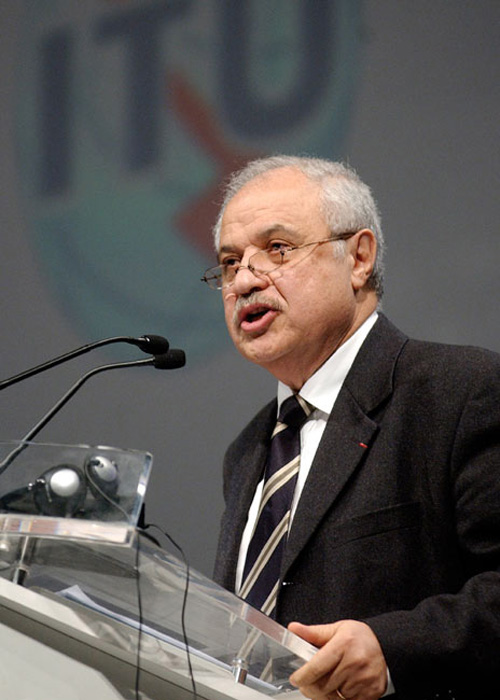 Mr. Talal Abu-Ghazaleh speaking at the UNCTAD symposium ...