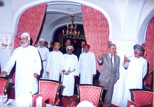 Numerous Omani officials with Chairman at a special dinner ...
