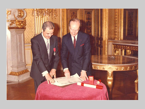 Abu-Ghazaleh receives the certificate of the Chevalier ...