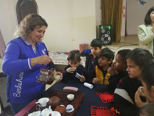 معهد طلال أبوغزاله كونفوشيوس ينظم اليوم الثقافي الصيني في مدرسة الروم الكاثوليك 
